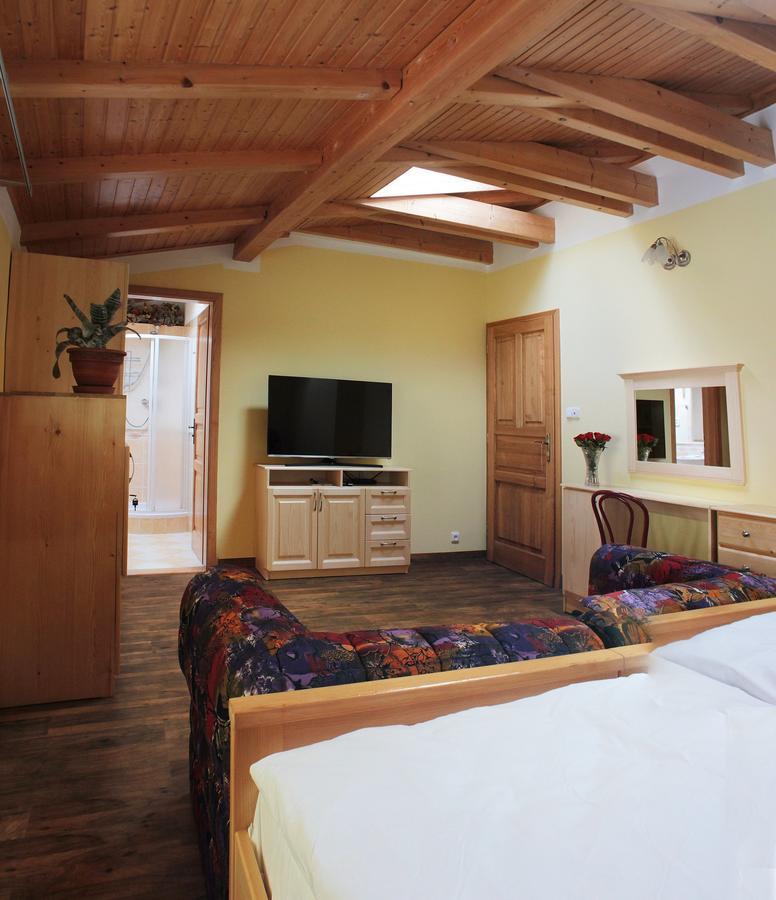 Hotel Orix Jachymov Ngoại thất bức ảnh
