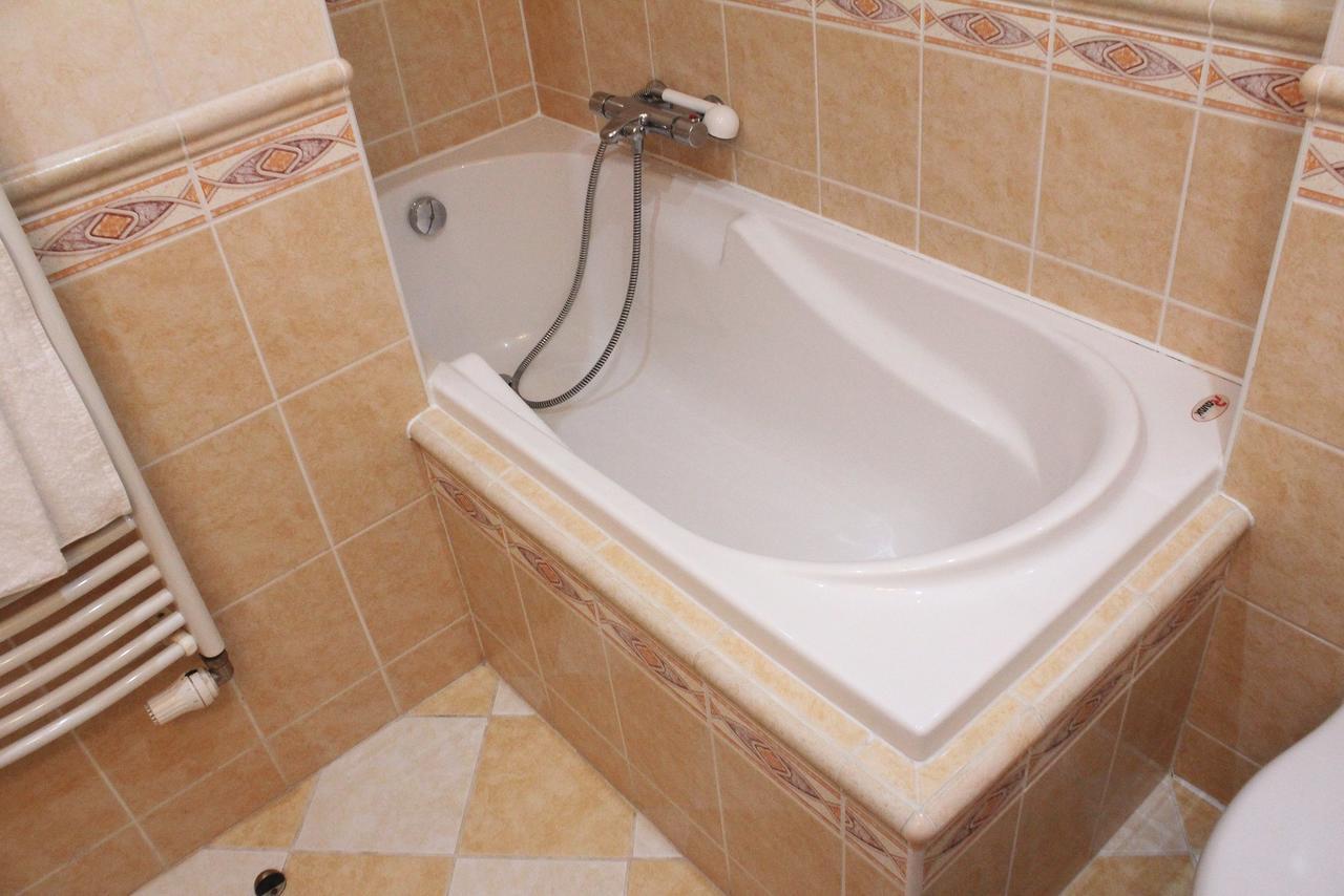 Hotel Orix Jachymov Ngoại thất bức ảnh