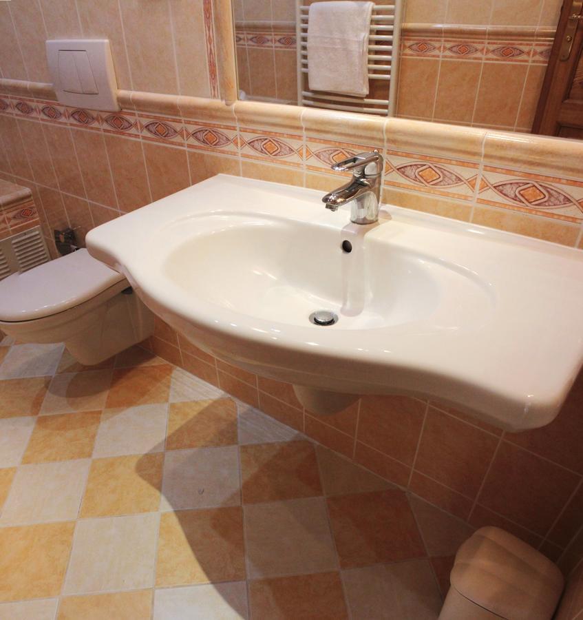 Hotel Orix Jachymov Ngoại thất bức ảnh
