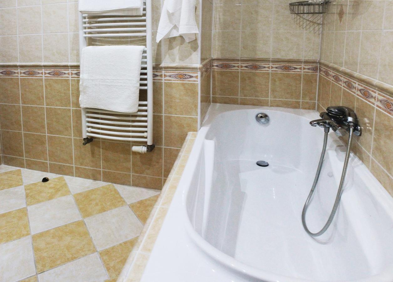 Hotel Orix Jachymov Ngoại thất bức ảnh
