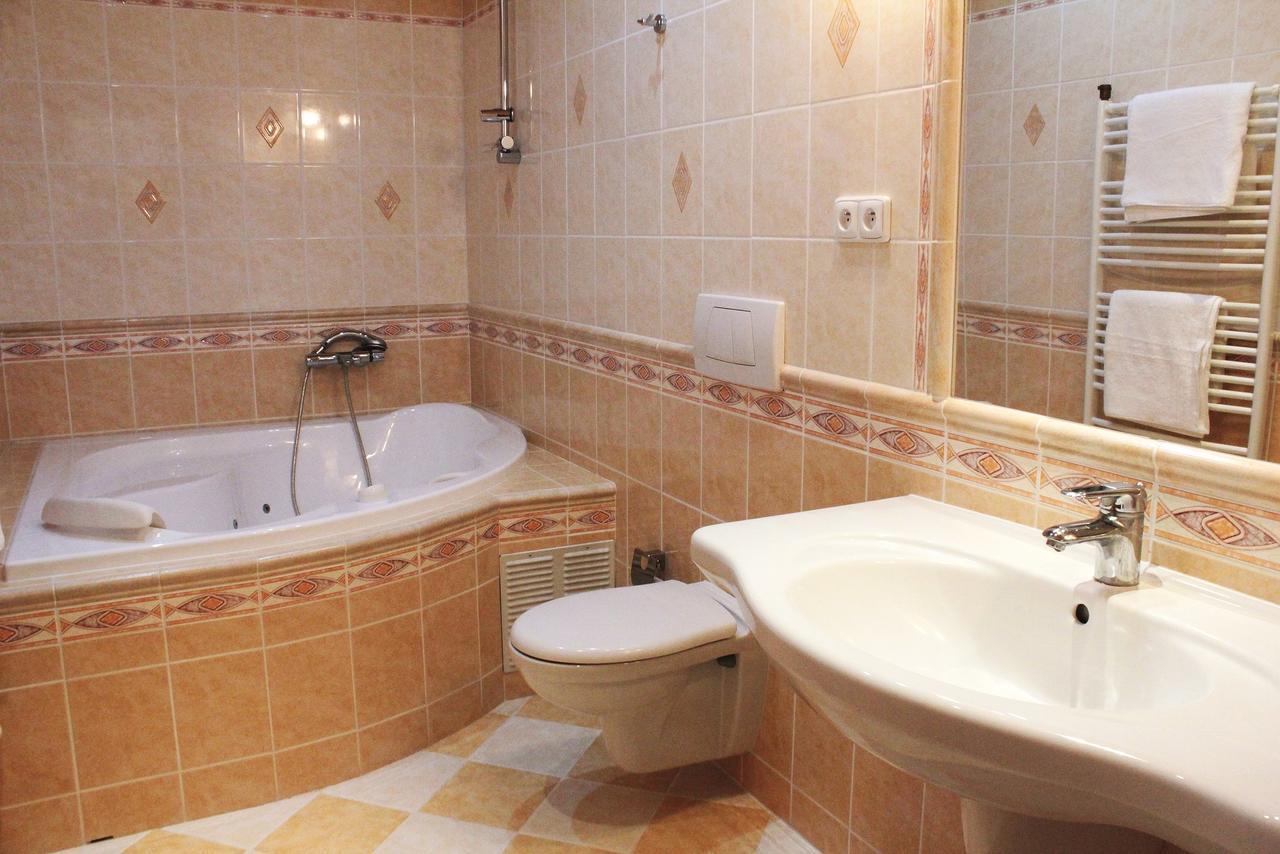 Hotel Orix Jachymov Ngoại thất bức ảnh